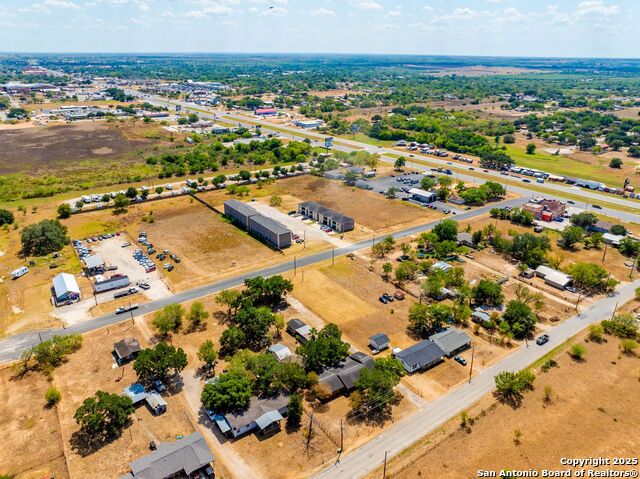 Listing photo id 11 for 125 Lone Oak