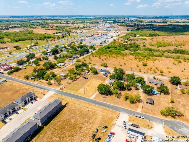 Listing photo id 12 for 125 Lone Oak