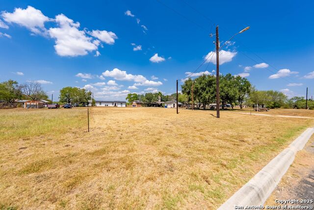 Listing photo id 14 for 125 Lone Oak