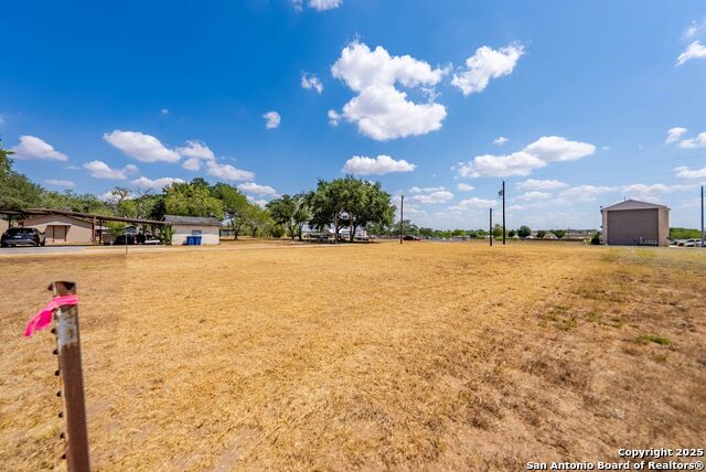 Listing photo id 16 for 125 Lone Oak