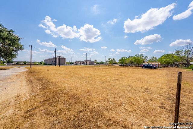 Listing photo id 17 for 125 Lone Oak