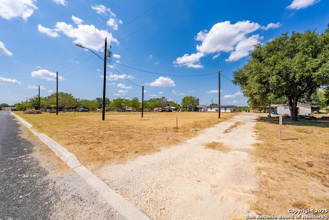 Listing photo id 18 for 125 Lone Oak