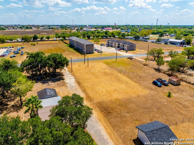 Listing photo id 1 for 125 Lone Oak