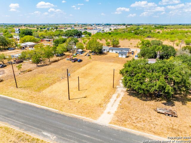 Listing photo id 3 for 125 Lone Oak