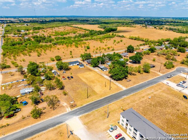 Listing photo id 5 for 125 Lone Oak
