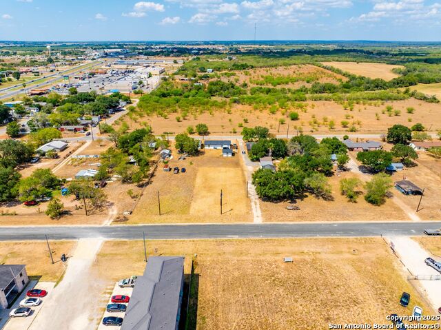Listing photo id 6 for 125 Lone Oak