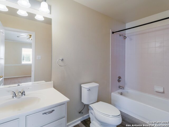 Image 16 of 27 For 806 Brandon Willow