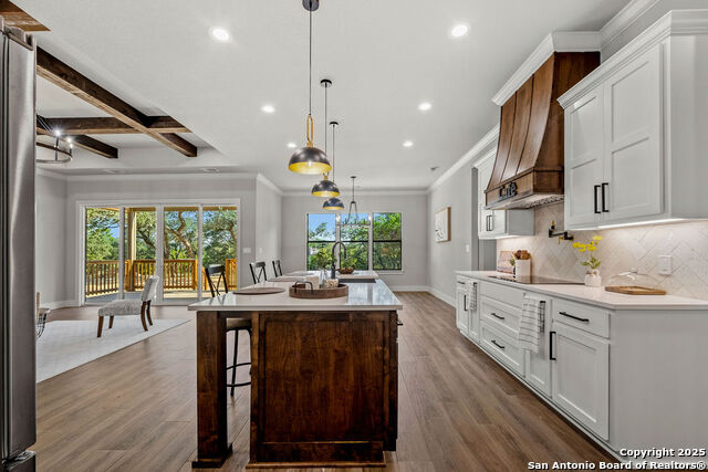 Image 11 of 40 For 379 Toye