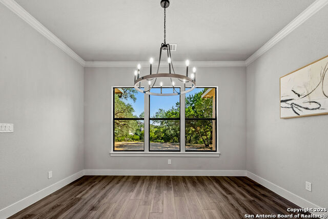 Image 17 of 40 For 379 Toye