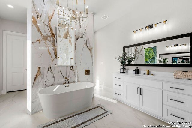 Image 22 of 40 For 379 Toye