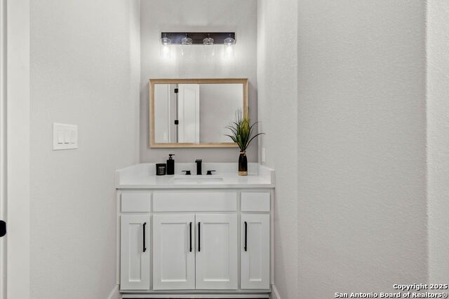 Image 29 of 40 For 379 Toye