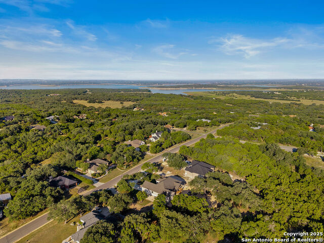 Image 37 of 40 For 379 Toye