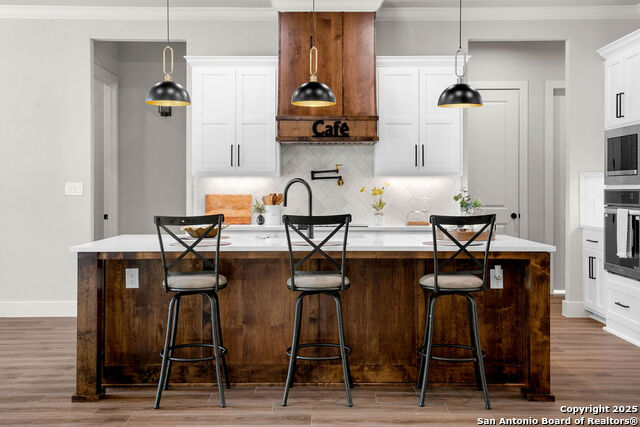 Image 5 of 40 For 379 Toye