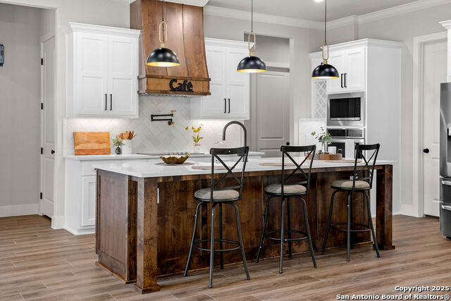 Image 7 of 40 For 379 Toye