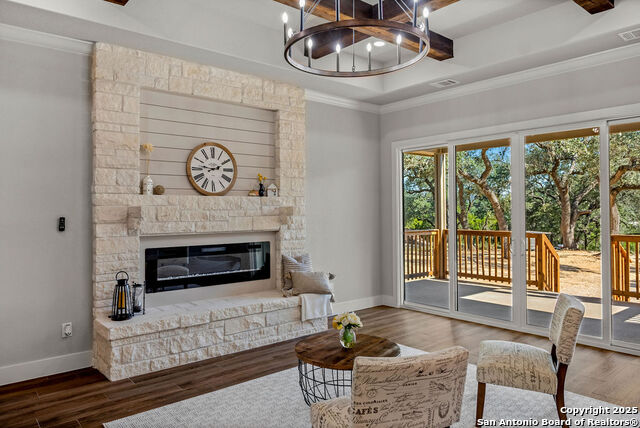 Image 8 of 40 For 379 Toye