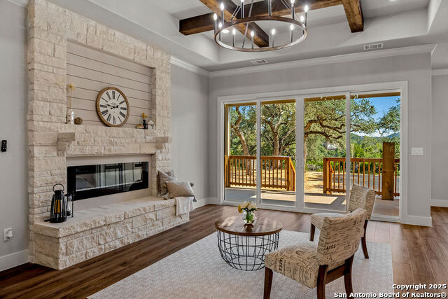 Image 9 of 40 For 379 Toye