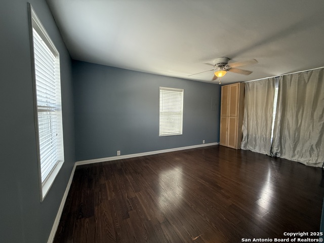 Image 4 of 11 For 3402 New Braunfels N 3