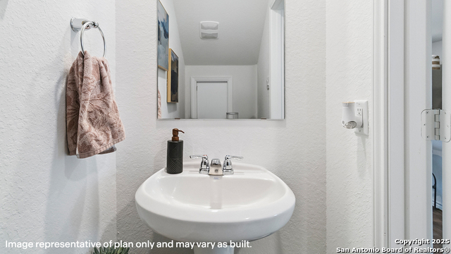 Image 19 of 39 For 5938 Cinnabar Corner