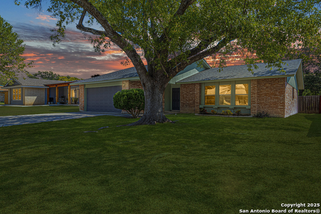 Listing photo id 1 for 1142 Churing