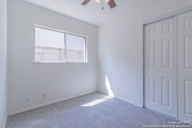 Listing photo id 30 for 1142 Churing