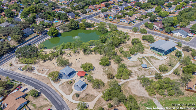 Listing photo id 42 for 1142 Churing