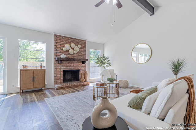 Listing photo id 7 for 1142 Churing