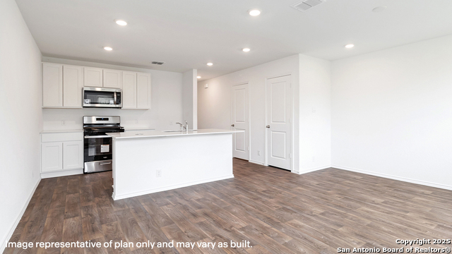 Image 2 of 29 For 4734 Beryl Loop