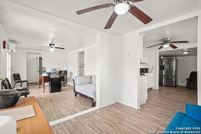 Listing photo id 11 for 2025 Standish