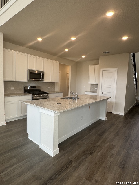 Image 3 of 33 For 6122 Quiet Oak Place