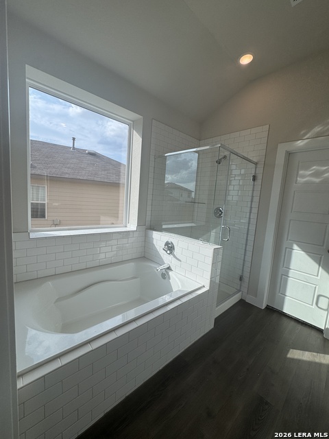 Image 7 of 33 For 6122 Quiet Oak Place