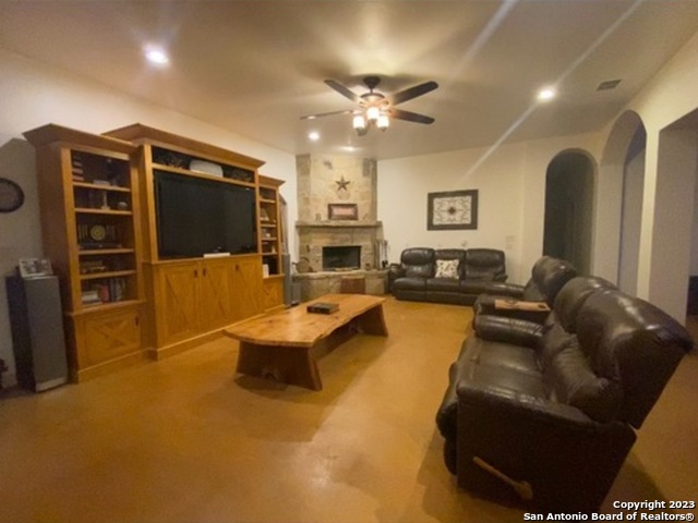 Listing photo id 4 for 326 State Highway 46 E