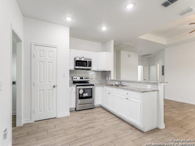 Image 12 of 27 For 862 Southcross W