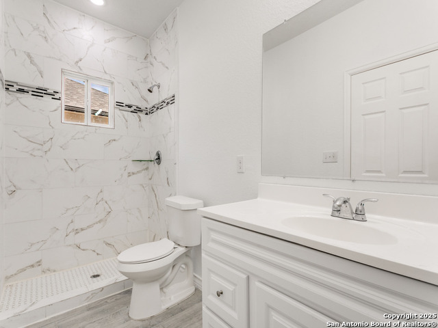 Image 18 of 27 For 862 Southcross W