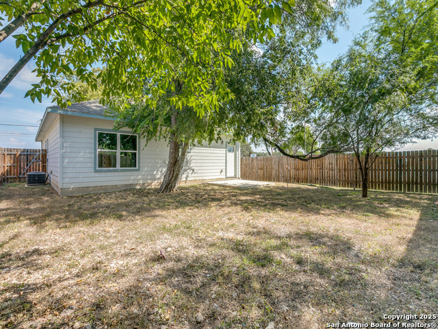 Image 23 of 27 For 862 Southcross W