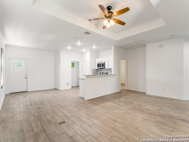 Image 4 of 27 For 862 Southcross W