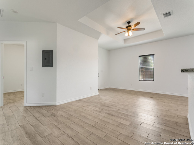 Image 6 of 27 For 862 Southcross W