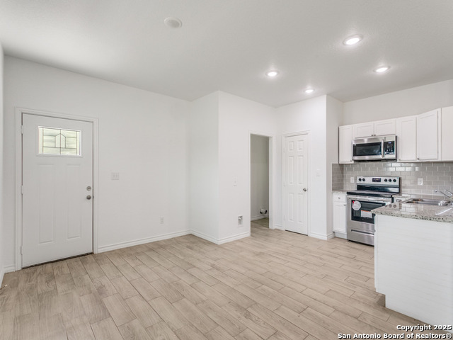 Image 8 of 27 For 862 Southcross W