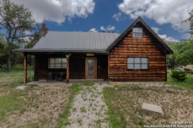 Listing photo id 1 for 7802 Ranch Rd 1051