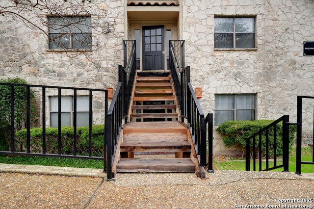 Image 2 of 28 For 7738 Chambers Rd  911