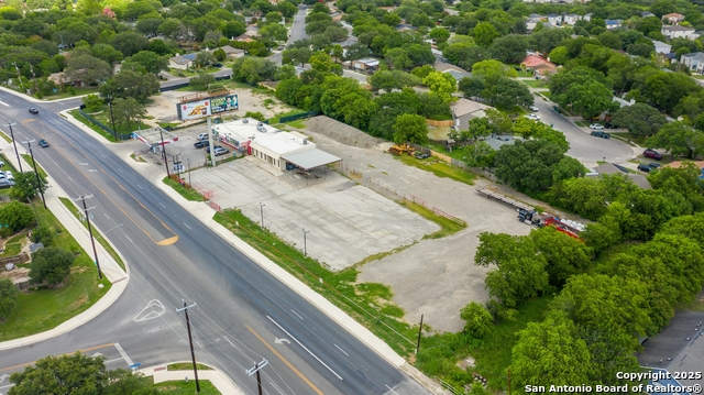 Listing photo id 8 for 14326 Bulverde