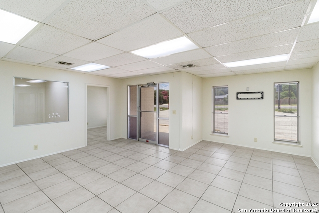 Listing photo id 9 for 14326 Bulverde