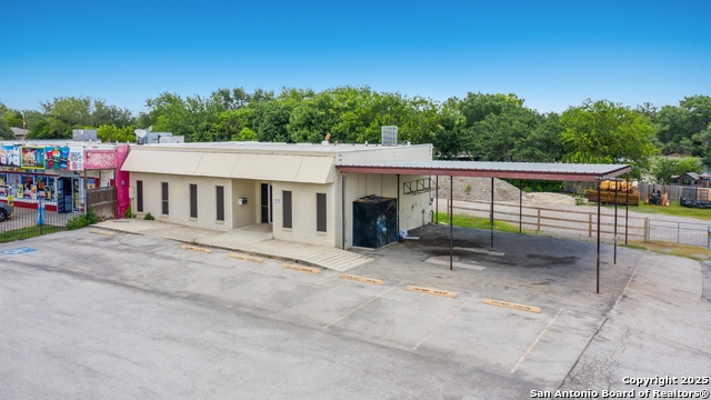 Listing photo id 16 for 14326 Bulverde
