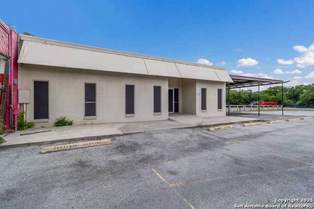 Listing photo id 0 for 14326 Bulverde