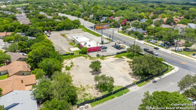 Listing photo id 1 for 14326 Bulverde