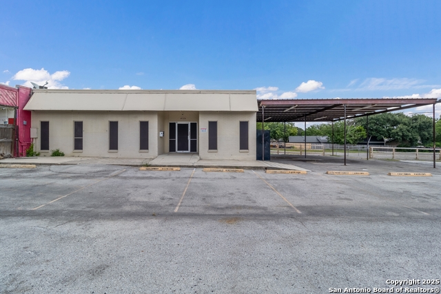 Listing photo id 2 for 14326 Bulverde