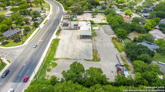 Listing photo id 6 for 14326 Bulverde