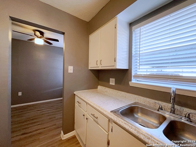 Image 12 of 29 For 2802 Lasses Blvd  15