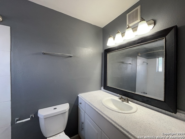 Image 18 of 29 For 2802 Lasses Blvd  15