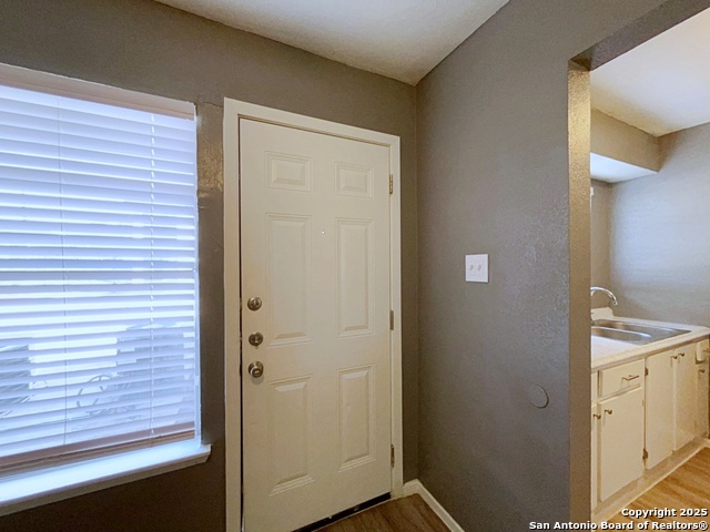 Image 21 of 29 For 2802 Lasses Blvd  15