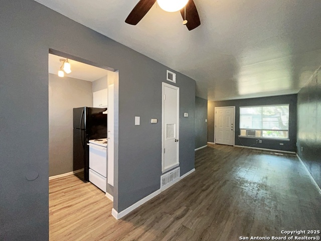 Image 7 of 29 For 2802 Lasses Blvd  15